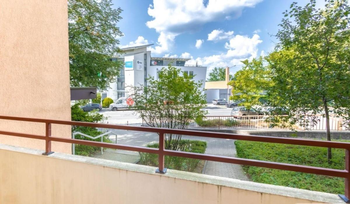 With 2 Balconies In Apartment Nuremberg